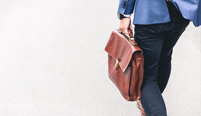 キーボードを打つ手・イメージ