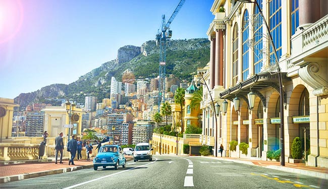 海外で現地採用される場合のメリット・デメリットは？・メインイメージ